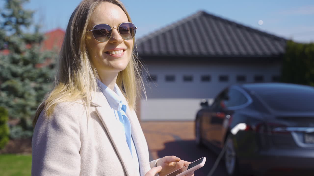 Blonde young woman outdoors