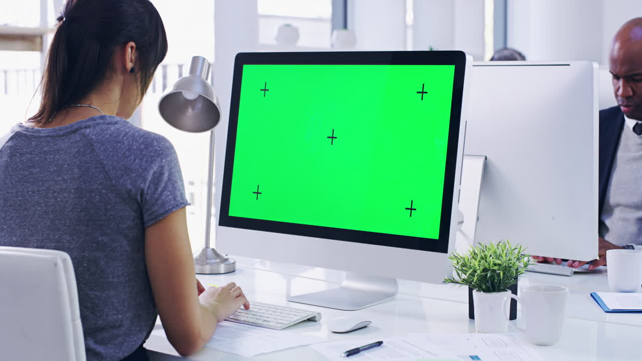 ella hace que las cosas se hagan