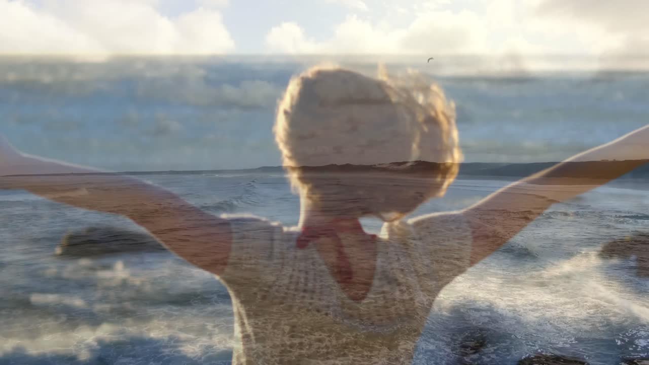 해변 전망을 즐기는 여자 4k