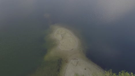 Drohnenabstieg-&quot;Landung-Im-Wasser&quot;-Im-Naturpark-&quot;Velpker-Schweiz&quot;-In-Deutschland---Alte-Mit-Wasser-Gefüllte-Steinbrüche