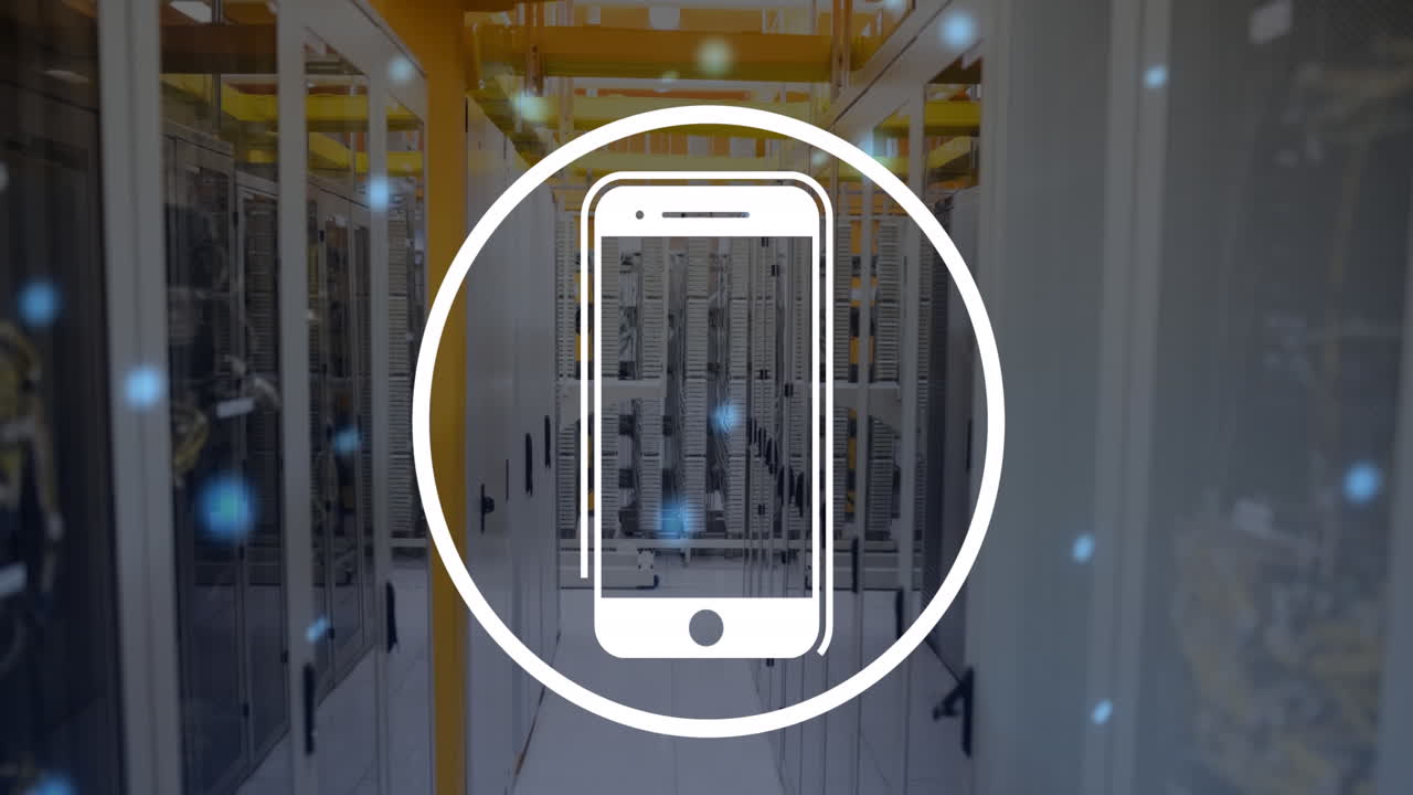 animación del icono del teléfono inteligente y puntos brillantes azules contra la sala del servidor de la computadora