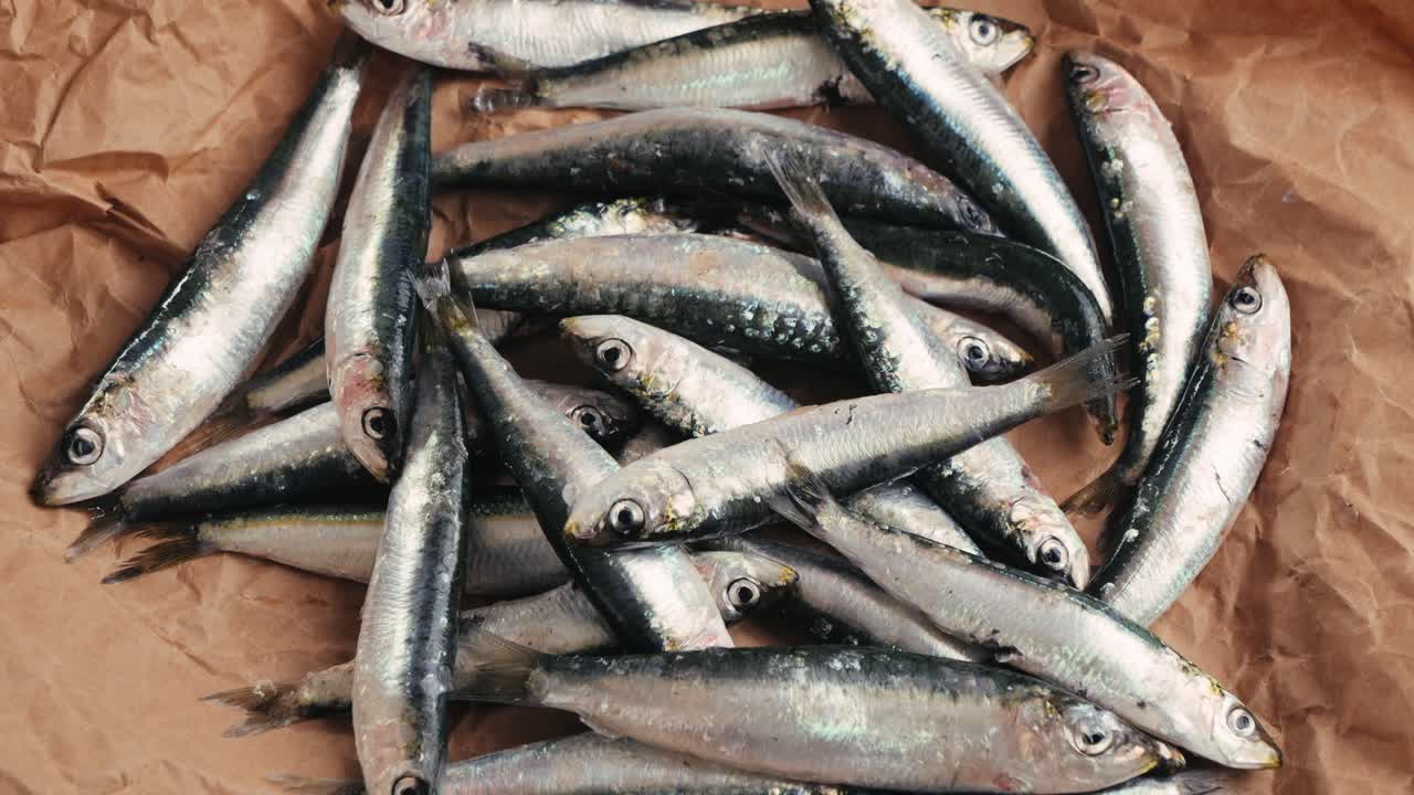 Preparing fresh sardines