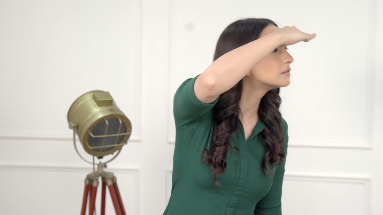 mujer india en busca de alguien