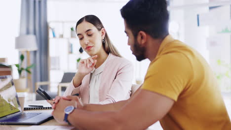 Gente-De-Negocios,-Trabajo-En-Equipo-Y-Tableta-Con-Online