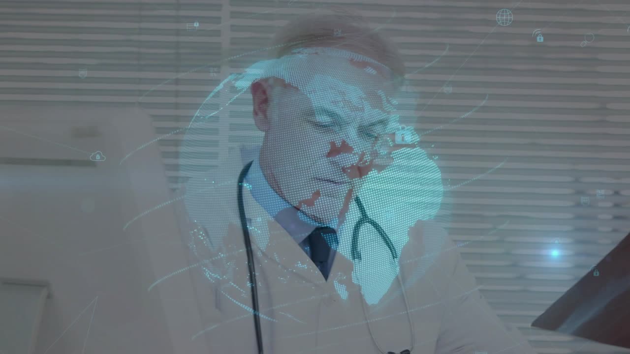 Medico anziano che solleva una radiografia e diagnostica, una sovrapposizione di un globo blu che ruota e oscura la pellicola.