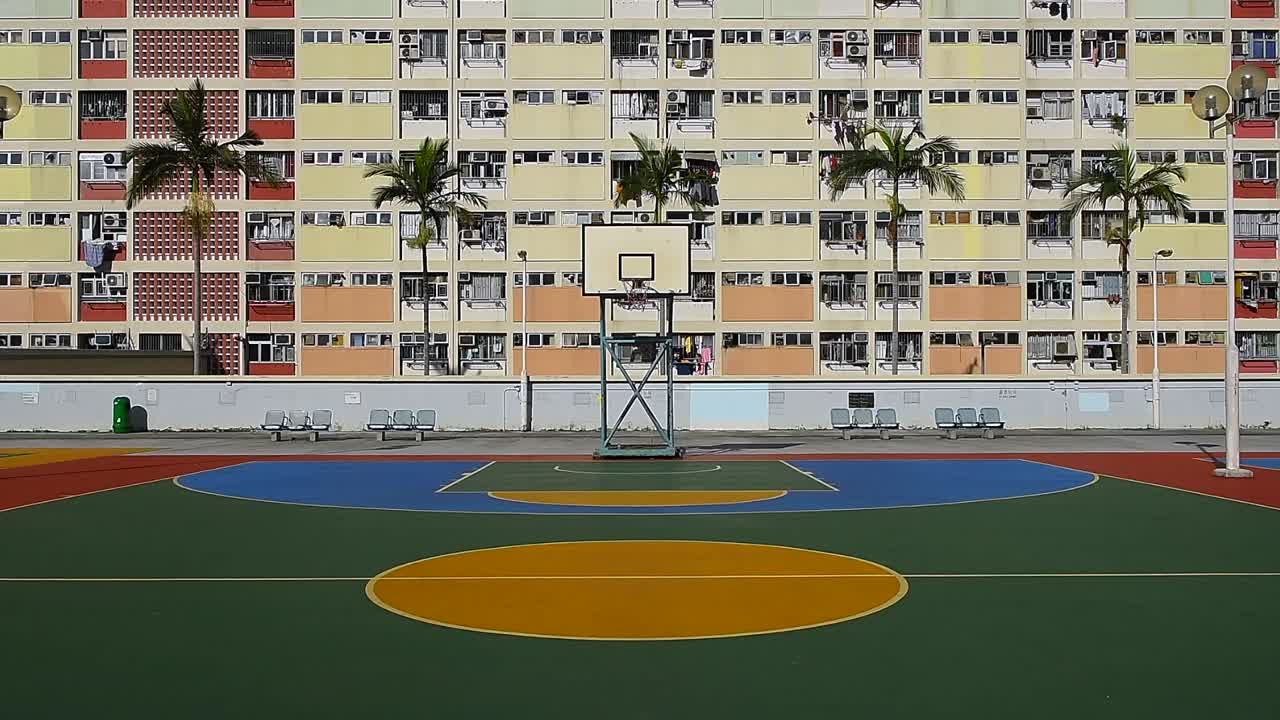 Located in the Wong Tai Sin District of Kowloon, Choi Hung Estate is home to Hong Kong’s iconic rooftop basketball court, famous for its vibrant rainbow-coloured facade