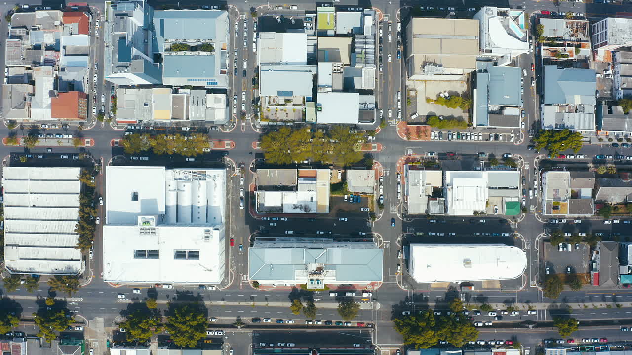 vista aérea de las calles y edificios de la ciudad