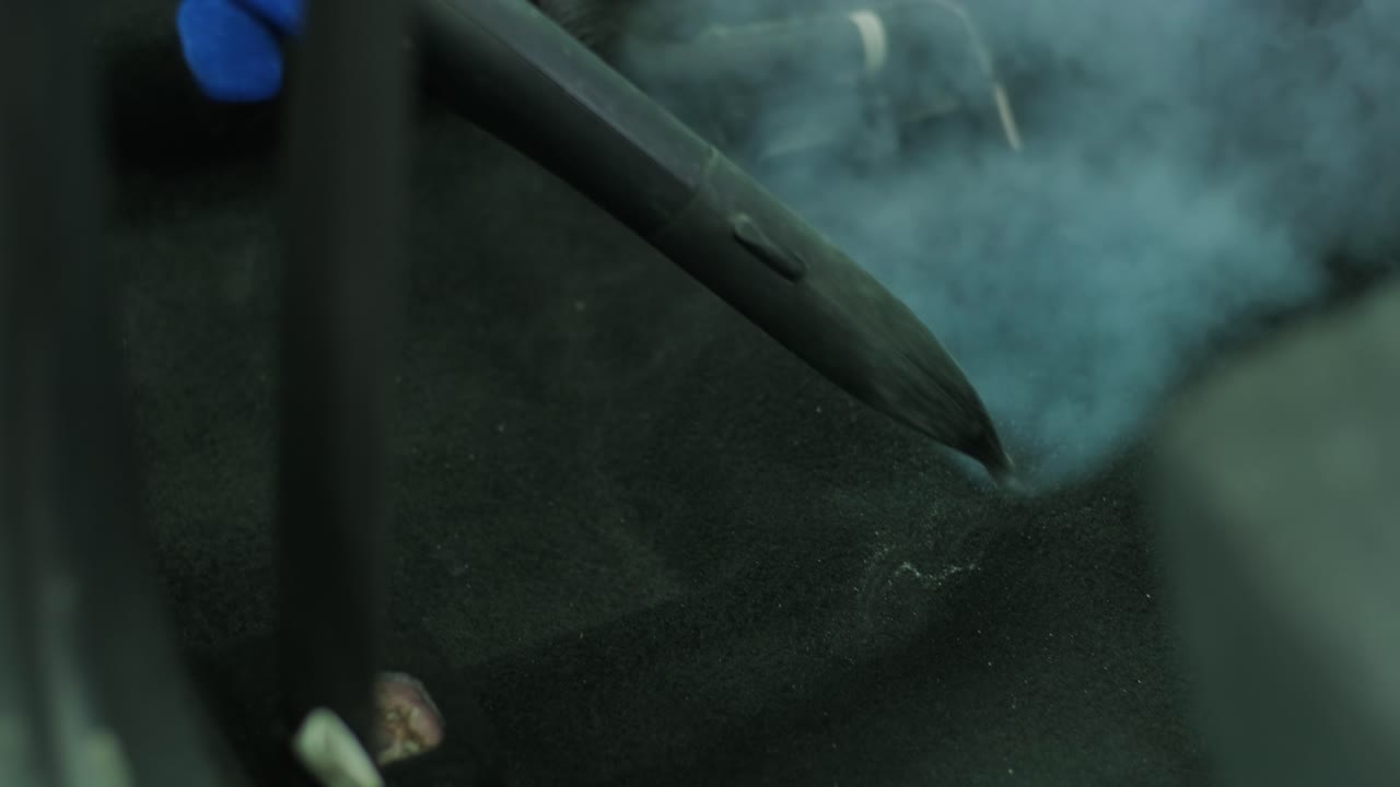 limpieza profesional de automóviles. lavado de sars. detalles interiores. limpieza en seco y detalles del interior de un automóvil. limpeza profunda de asientos. limpeza de espuma en el lavado de automóviles; limpieza del panel del automóvil del polvo. una aspiradora