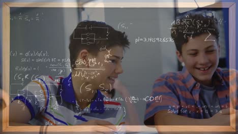 animación de procesamiento de datos matemáticos sobre escolares caucásicos con teléfono inteligente