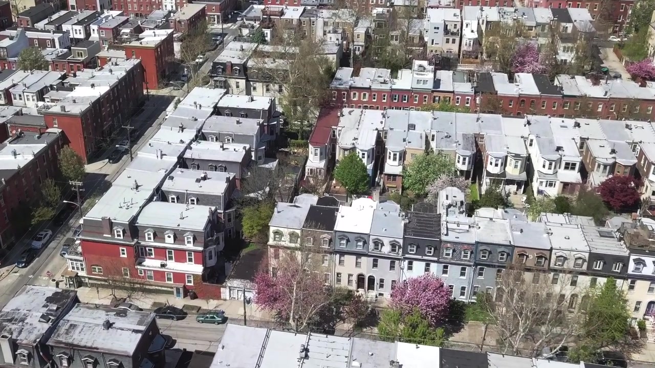Dronekuva Philadelphian rivitaloista