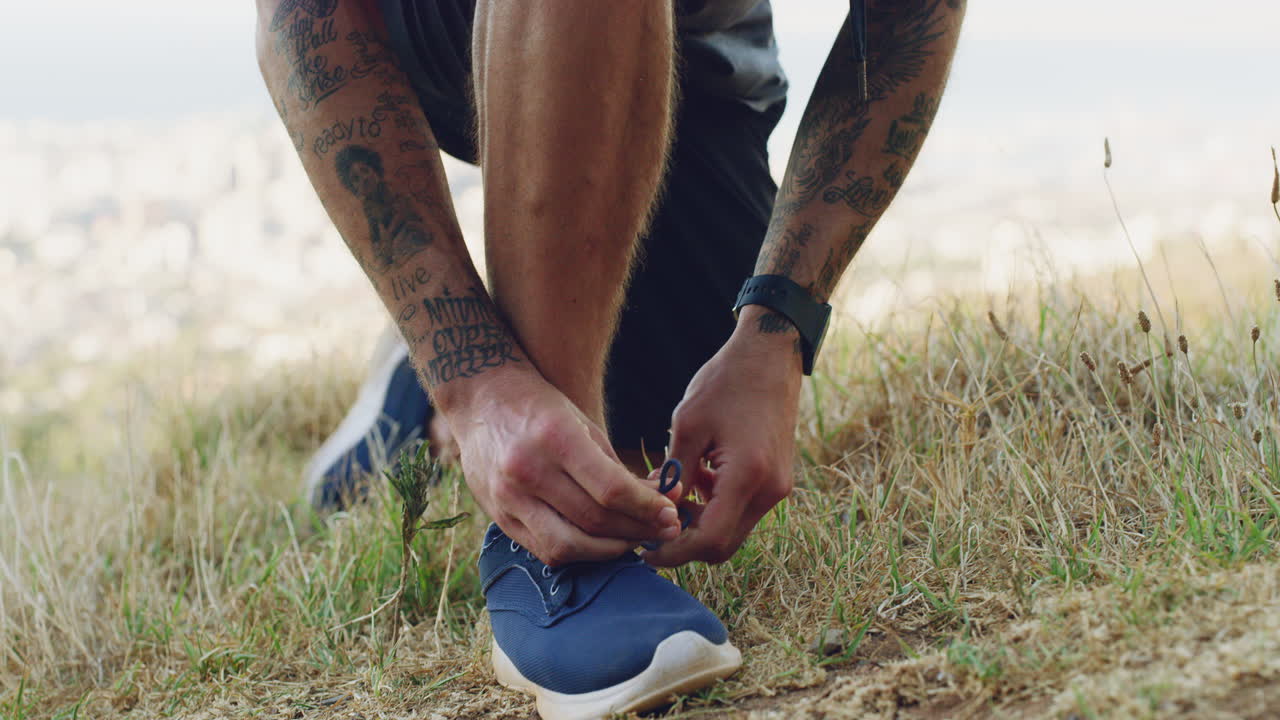 preparándose para una carrera intensa al aire libre