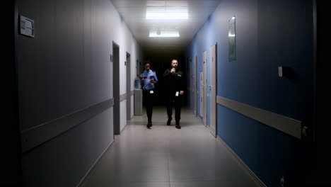 Team-in-uniform-working-on-the-corridor