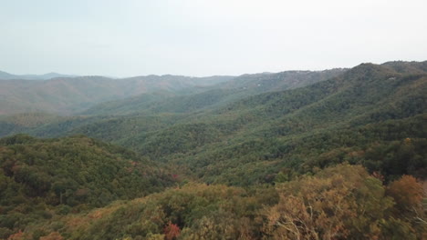 Boone-Nc,-Roca-Que-Sopla-Nc-Colores-De-Otoño-En-El-área-Justo-Al-Sur-De-Roca-Que-Sopla