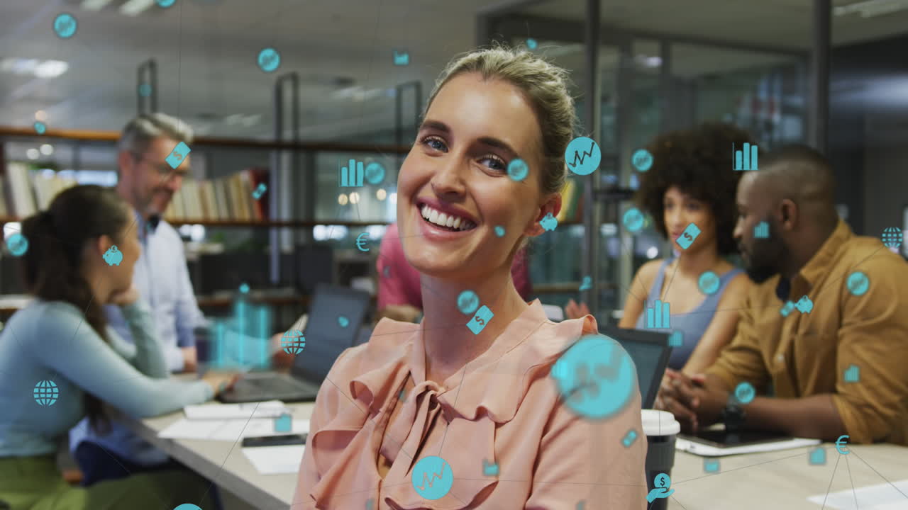 animación de la red de conexiones entre diversas personas de negocios que trabajan en la oficina