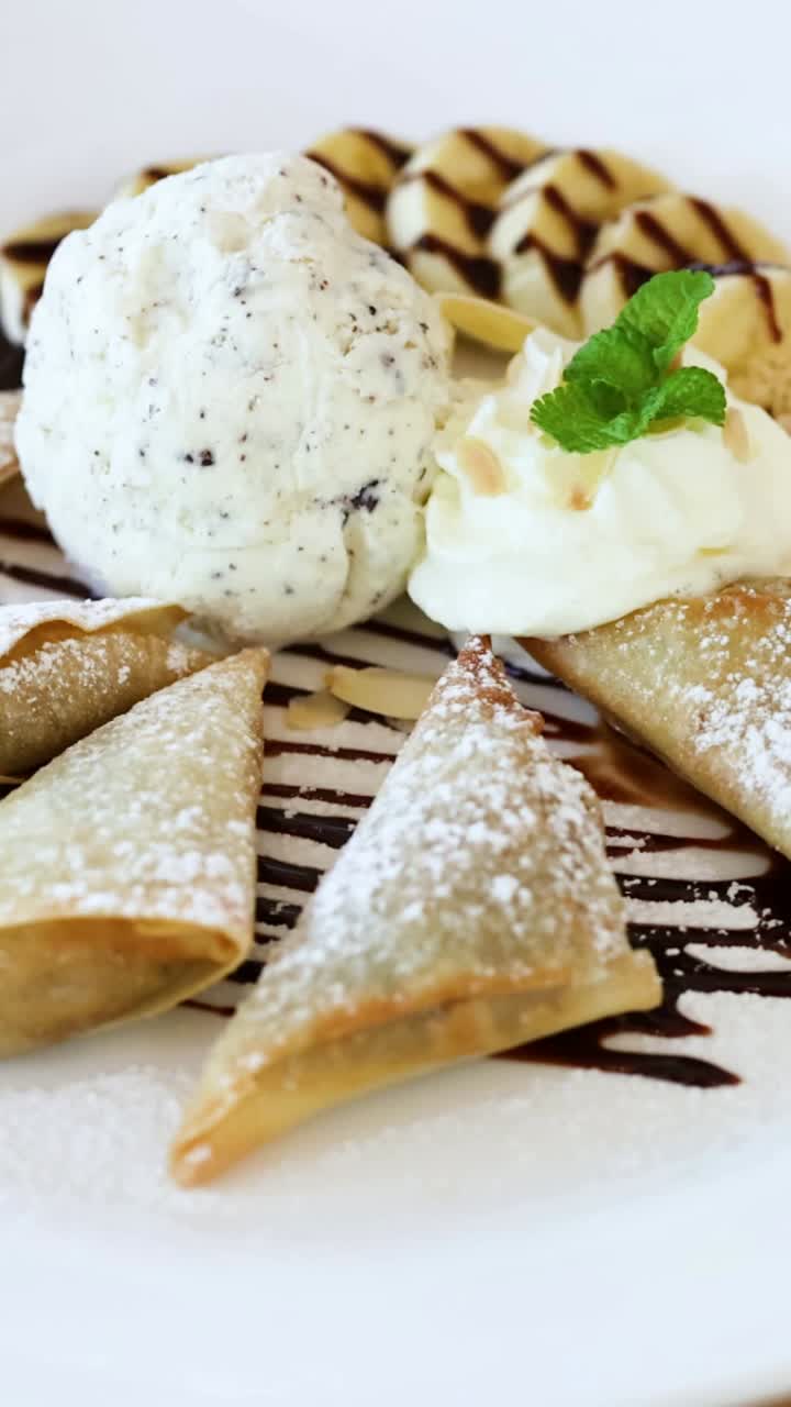 방의 떠다니는 시장에서 제공되는 맛있는 디저트