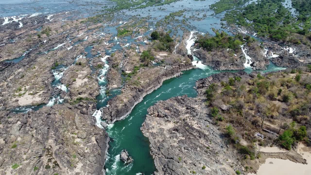 admire esta parte de la cascada más grande del sudeste asiático, las famosas cascadas khon phapeng.
