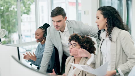 centro de llamadas, computadora y gente trabajo en equipo