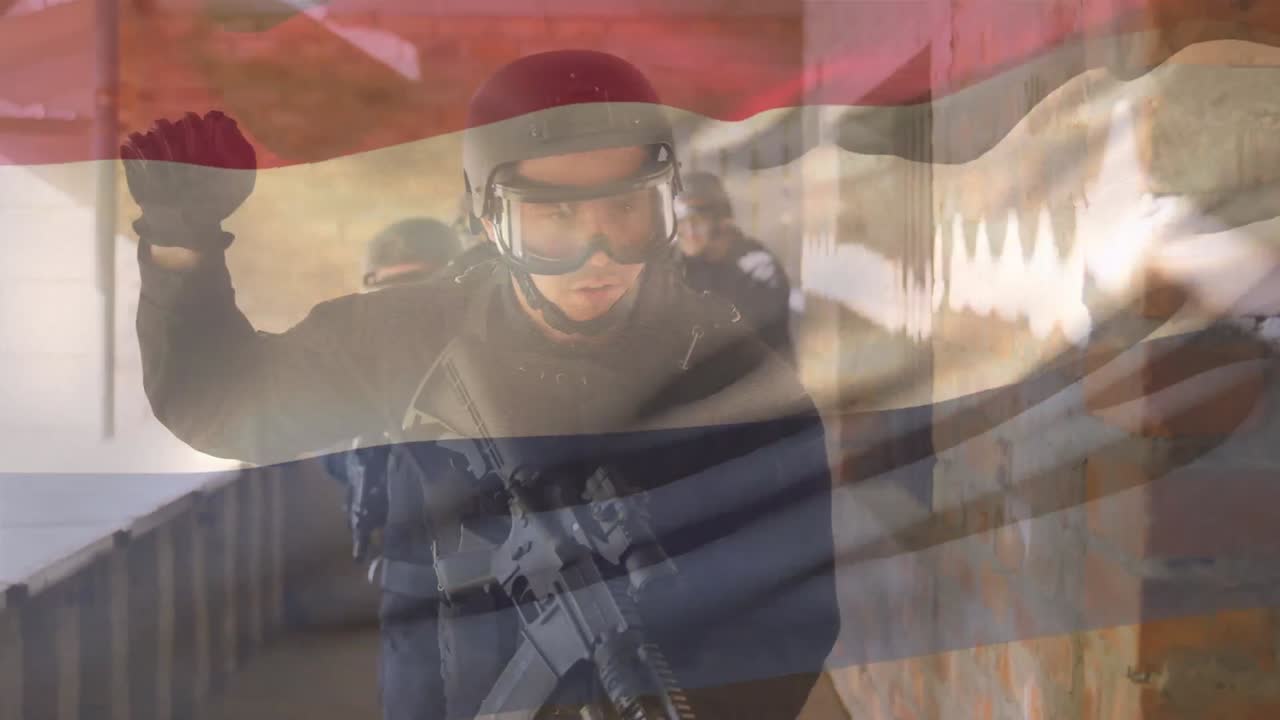 갑옷을 입은 카우카스 군인 위에 네덜란드의  ⁇ 발의 애니메이션