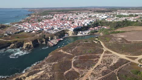 Paisaje-De-Porto-Covo-En-Portugal-Vista-Aérea