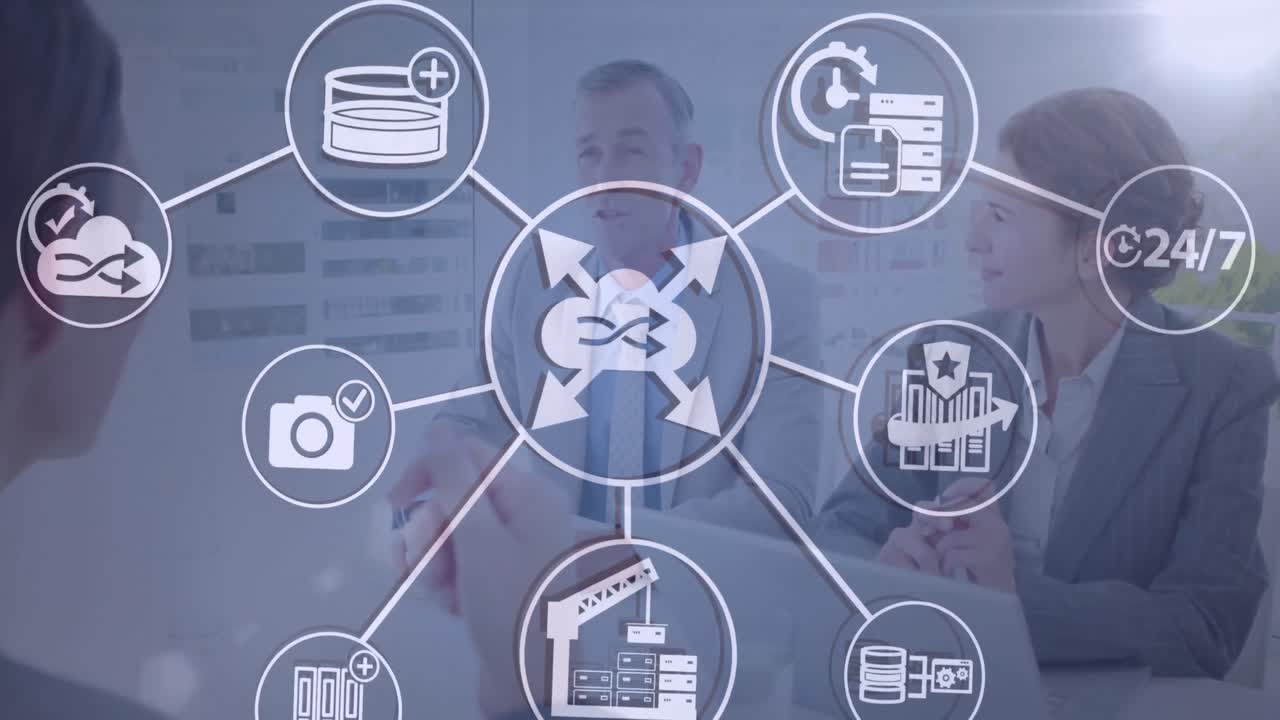 animación de la nube, conexiones con iconos y procesamiento de datos sobre personas de negocios