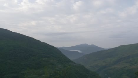 Wide-Panorama-Pan-of-Annapurna-Mountain-Ranges-in-Nepal