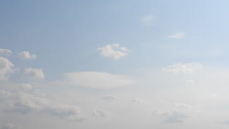 lapso de tiempo de formaciones de nubes, temporada de primavera, lluvioso