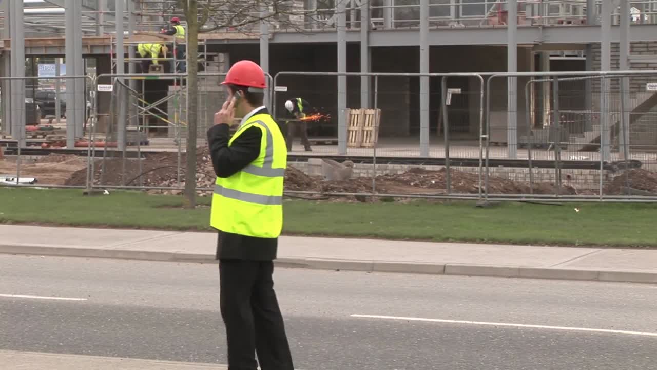 imágenes de la industria en el sitio de construcción