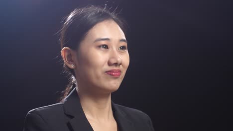 retrato de una mujer de negocios sonriente
