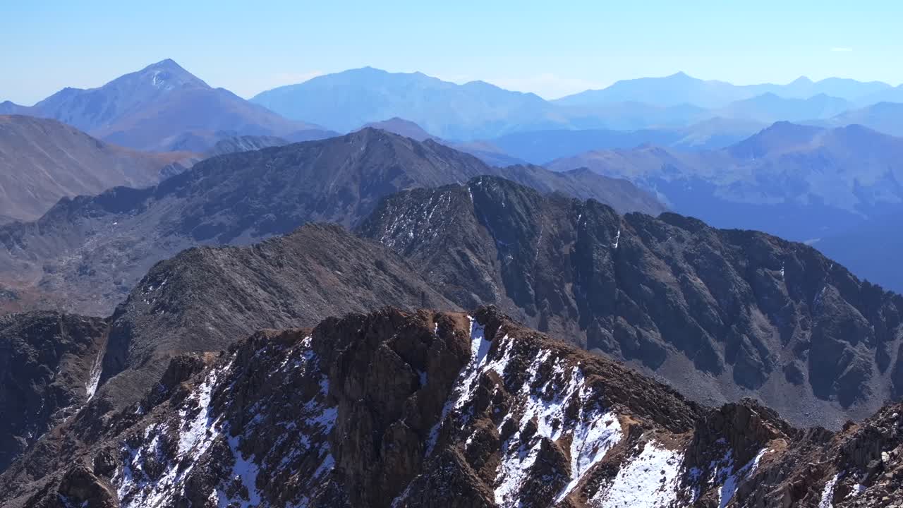 величественная горная панорама