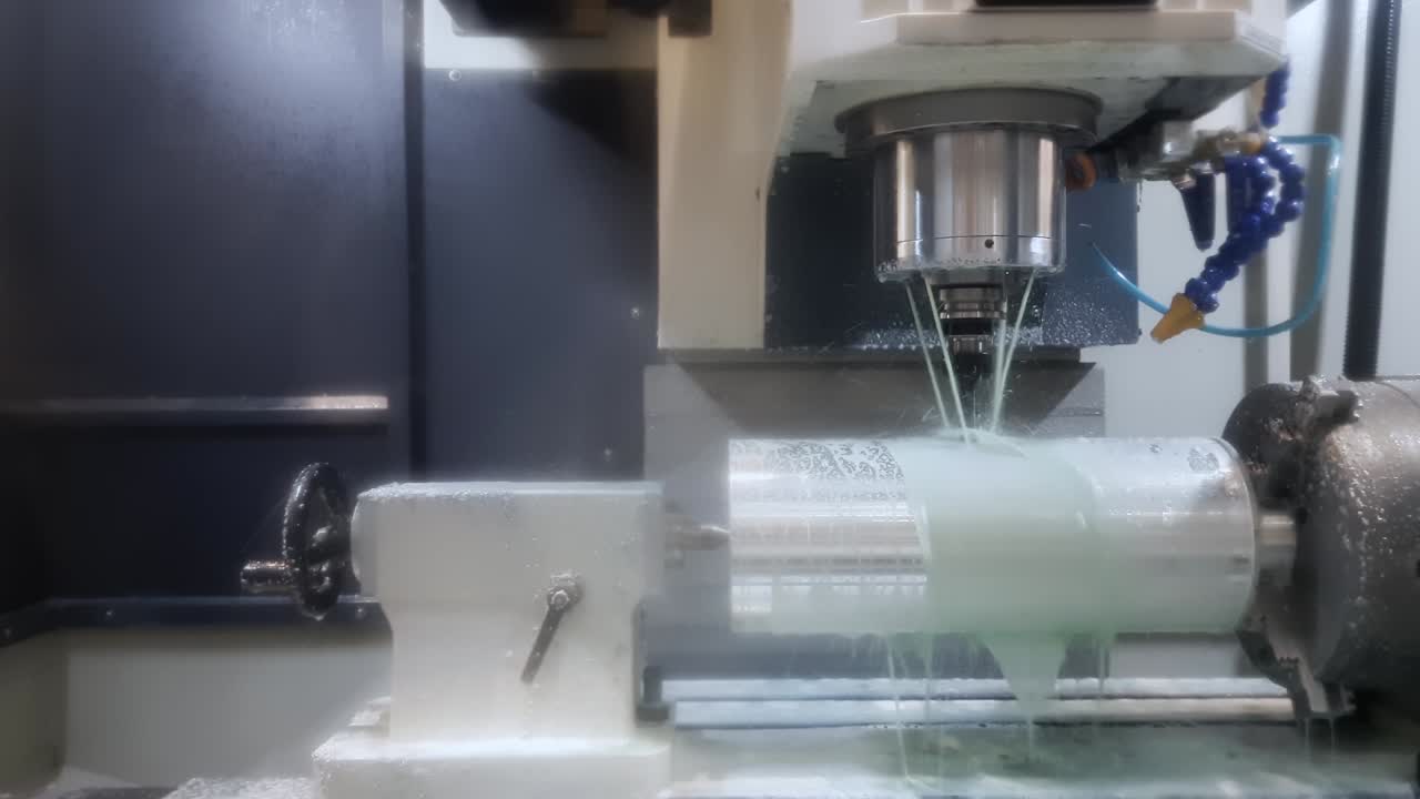 Fresatrice CNC per la lavorazione dei metalli.