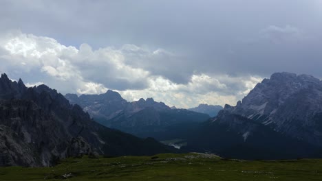 Zeitraffer-Nationalpark-Drei-Zinnen-In-Den-Dolomiten.-Wunderschöne-Natur-Italiens.