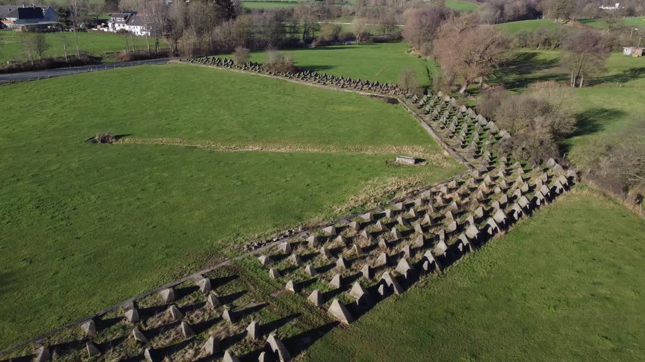 vista aérea, siguiendo la línea siegfried, también conocida como dientes de dragón