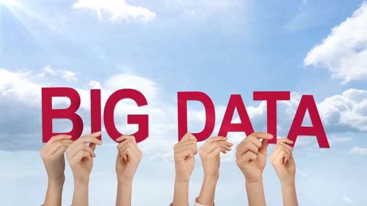 Mani che mostrano i big data
