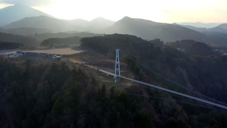 dron disparó al sol del puente colgante kokonoe yume otsurihasi