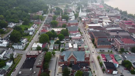 Maysville,-Kentucky-historic-downtown-along-the-Ohio-River-with-the-Simon-Kenton-Memorial-Bridge