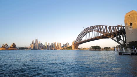 sonnenaufgang auf der sydney bridge und dem opernhaus