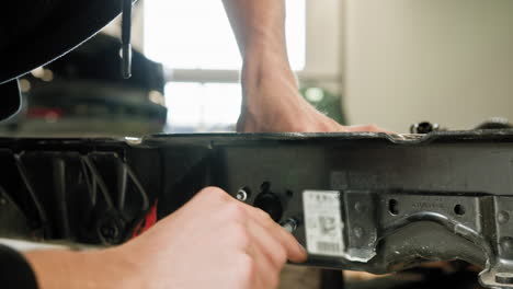 reparación de automóviles en curso