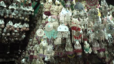 selling jwellery ornaments in the open market