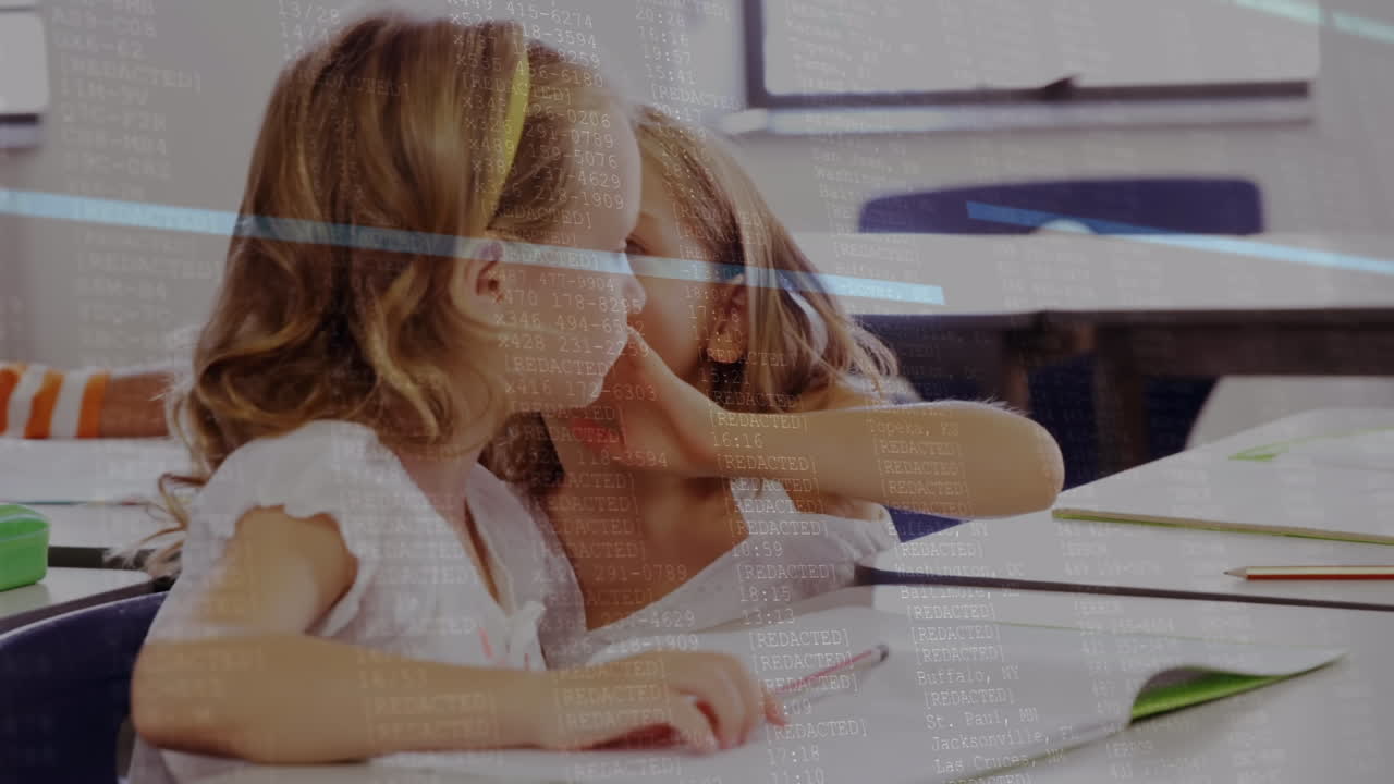 학교에서 다른 소녀의 귀에 속삭이는 백인 소녀에 대한 데이터 처리의 애니메이션