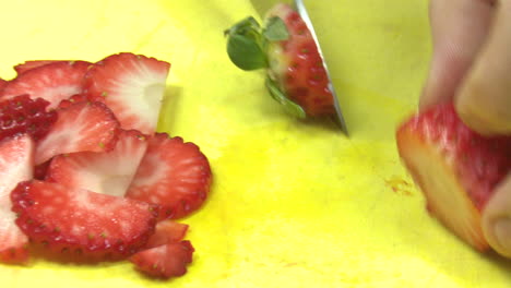 preparing sliced strawberries