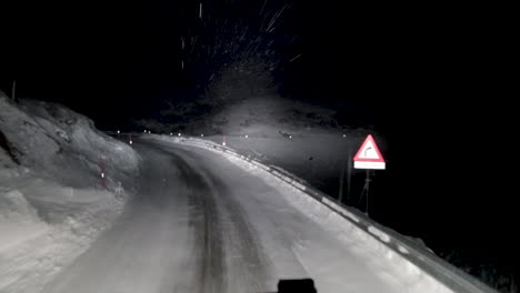 dangerous night drive through snowy mountain road