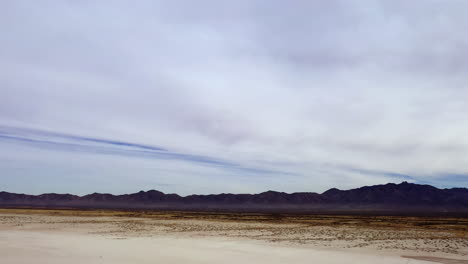 Konzept-Der-Globalen-Erwärmung-Des-Trockenen-Seebetts,-Willcox-Playa,-Drohne-Seitlich