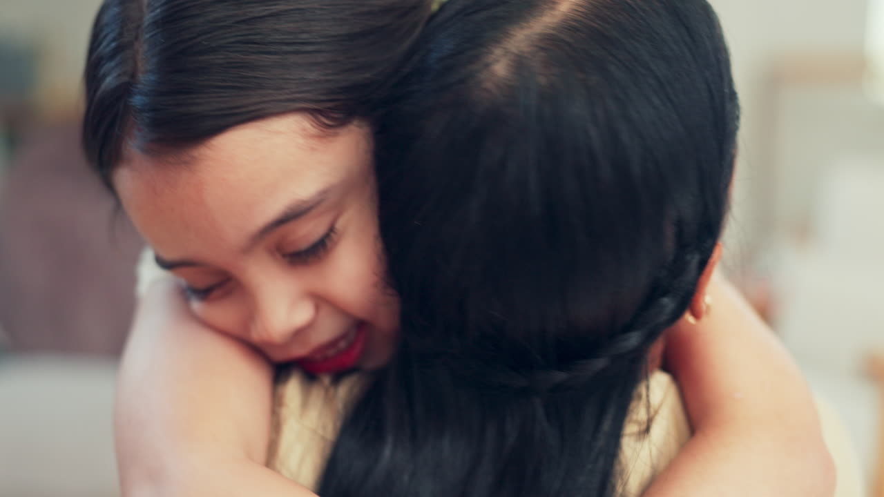 , 소녀와 집에 사랑으로 포옹