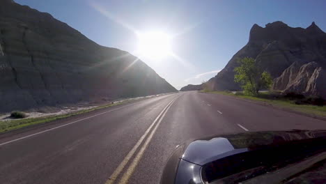 Driving-through-Badlands-National-Park-in-South-Dakota