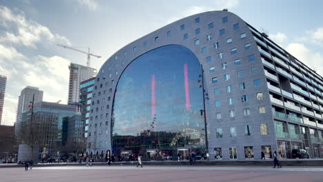 Äußeres-Von-Markthal,-Europas-Größter-überdachter-Markt-In-Rotterdam,-Niederlande