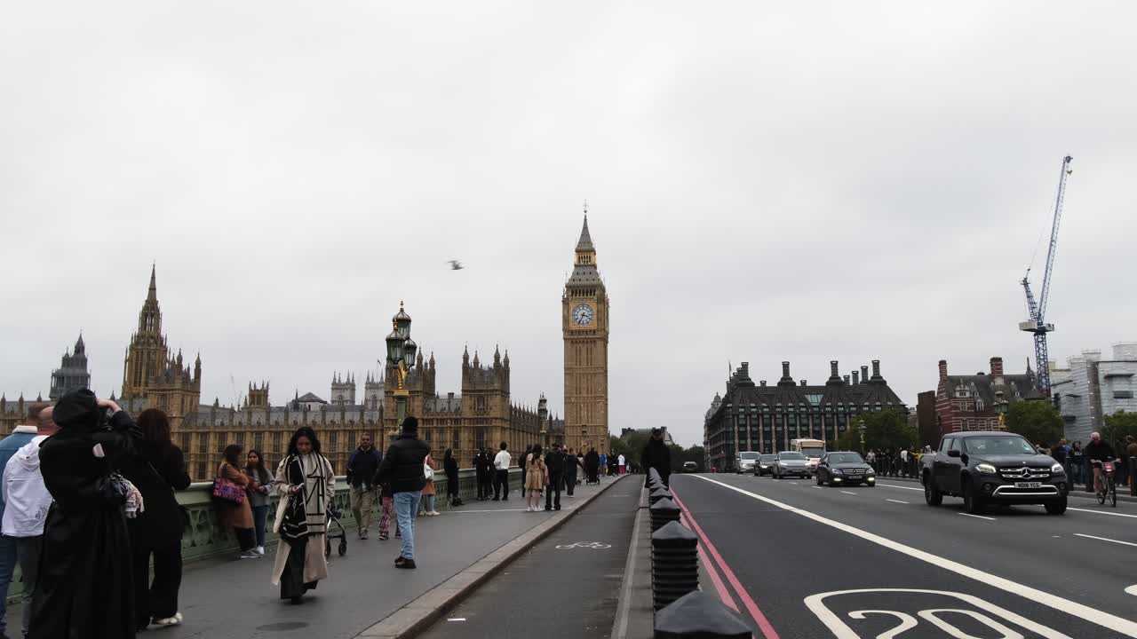 London: Westminster Bridge, Big Ben, and Houses of Parliament