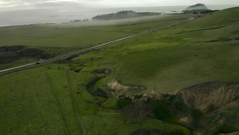 Drone-Shot-of-Pacific-Coast-Cliffs-in-Big-Sur-and-Carmel-Highlands-California