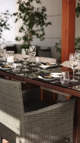 outdoor restaurant table setting