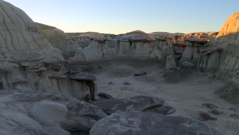 Mudstone-Formation-in-Alley-of-Ah-Shi-Sle-Pah-Wilderness,-Golden-Hour