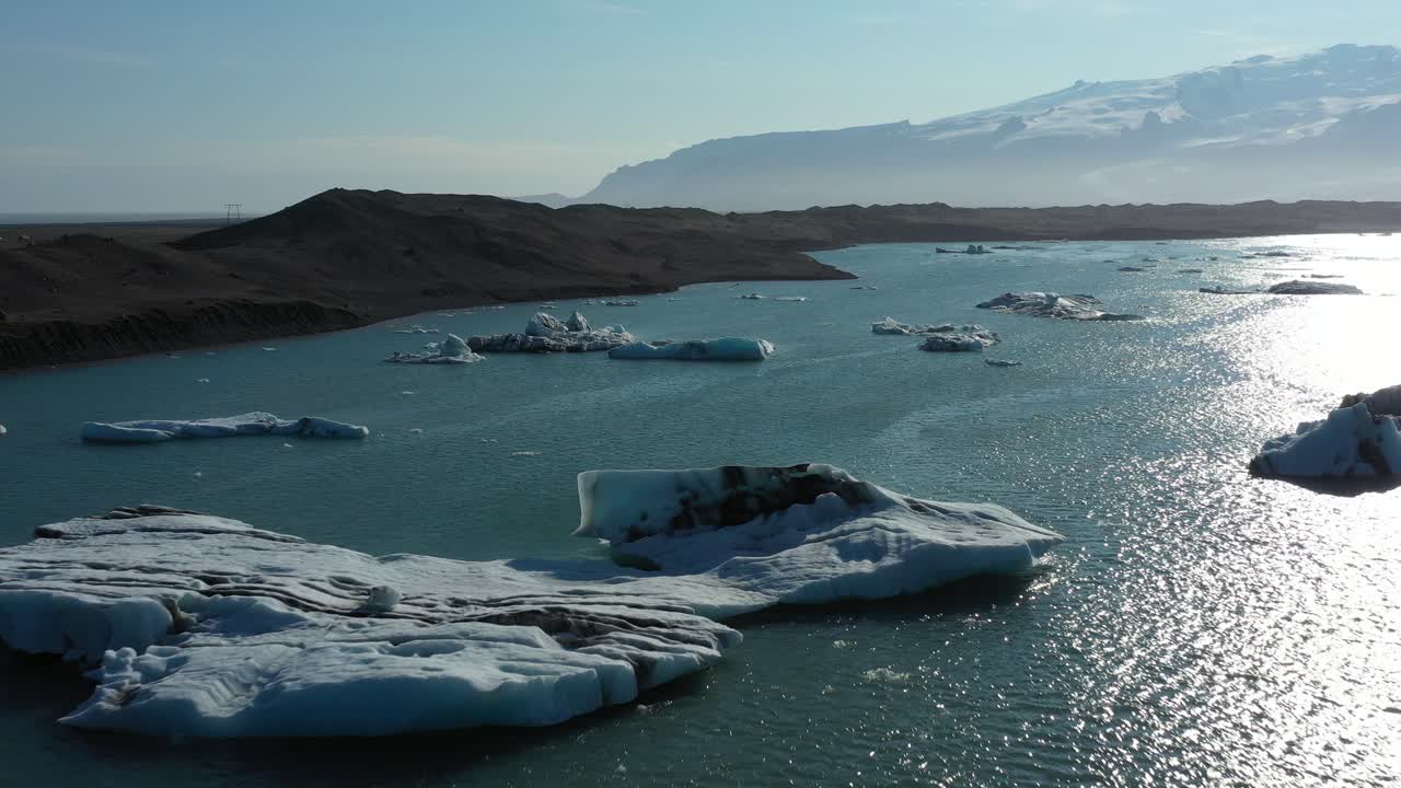 아이슬란드 의 빙하 호수 에 있는 빙산 들